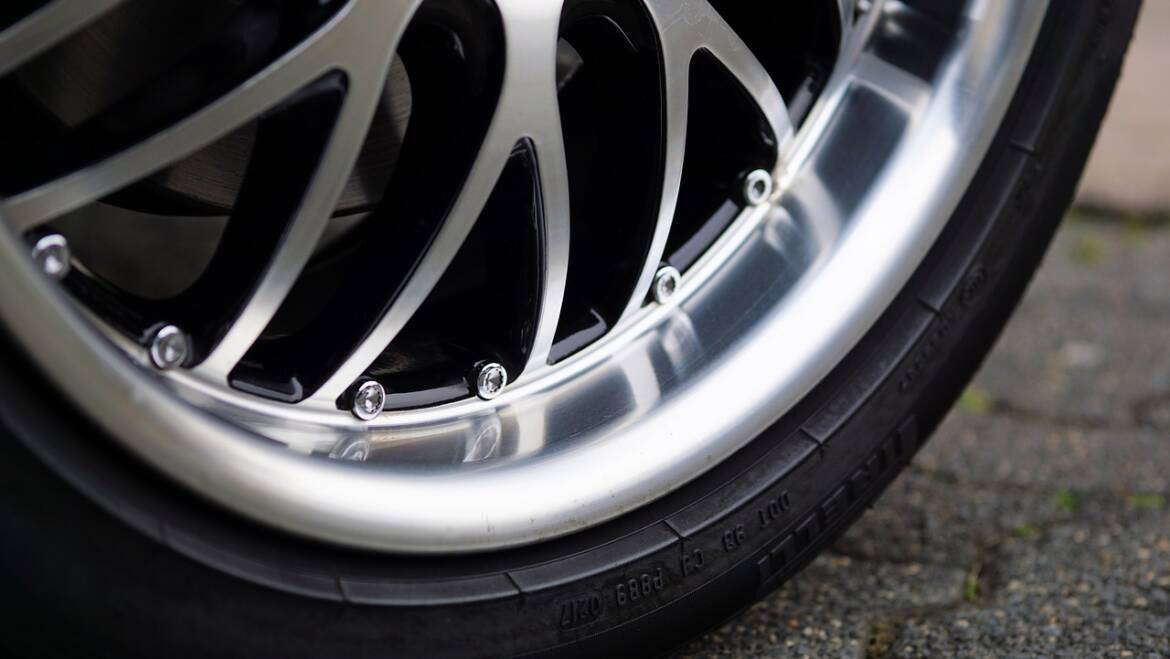 Top 4 Reasons to Try Alloy Wheel Refurbishment For Your Car